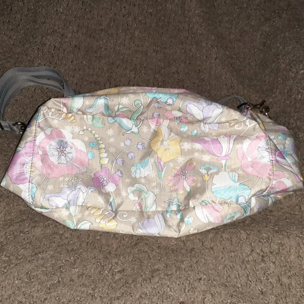 LESPORTSAC-Large Sling Hobo-Floral Pastel Gray-Shoulder/Xbody-Near Mint